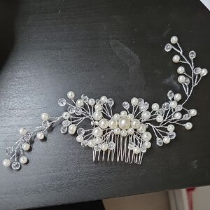 Elegant Pearl and Crystal Hair Comb